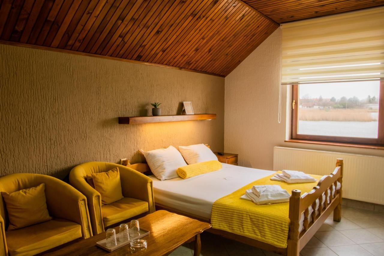 Guest House Vila Alexandar Palić Exteriér fotografie