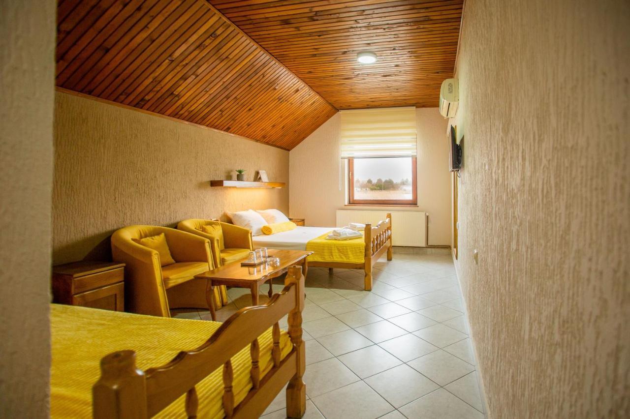 Guest House Vila Alexandar Palić Exteriér fotografie