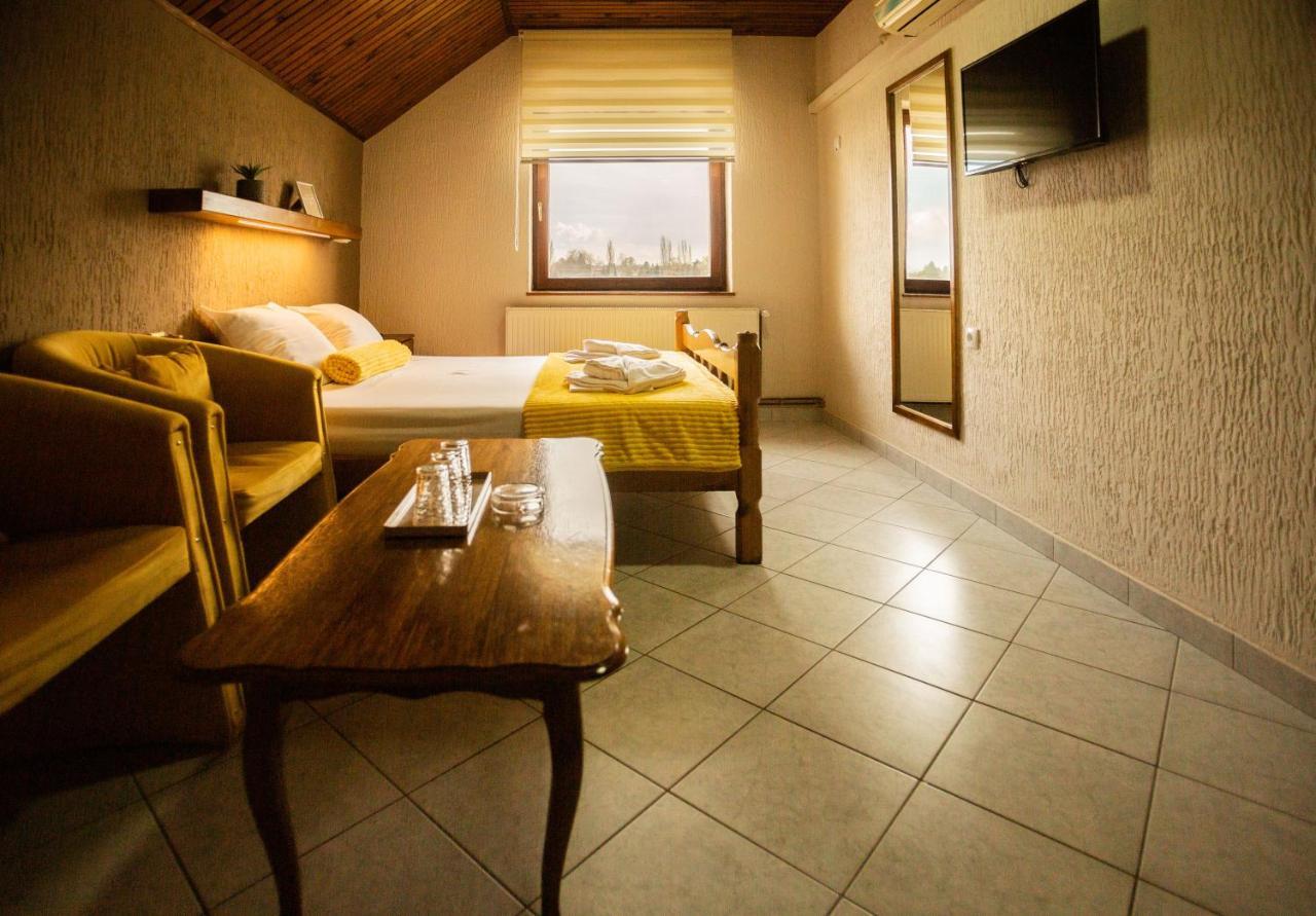 Guest House Vila Alexandar Palić Exteriér fotografie