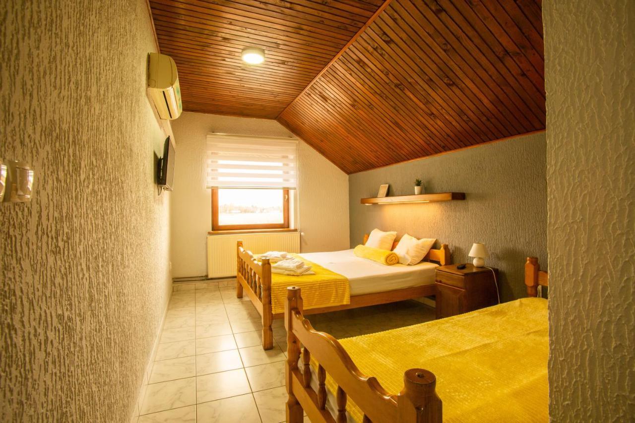 Guest House Vila Alexandar Palić Exteriér fotografie
