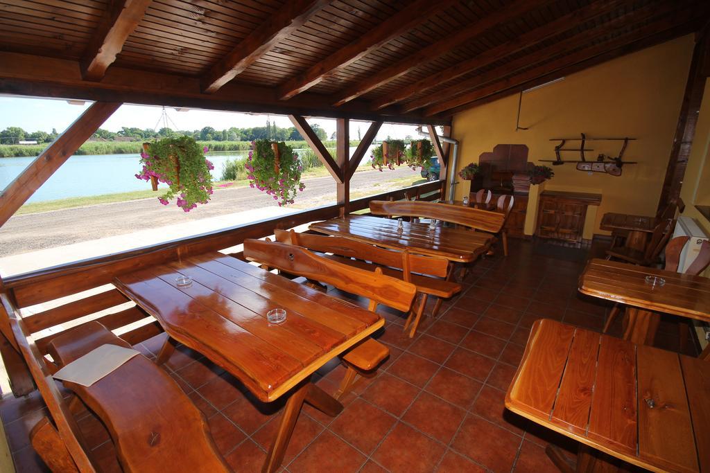 Guest House Vila Alexandar Palić Exteriér fotografie