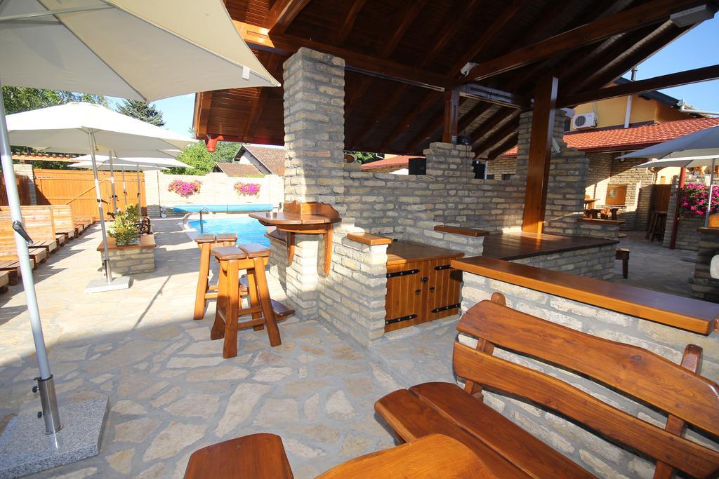 Guest House Vila Alexandar Palić Exteriér fotografie