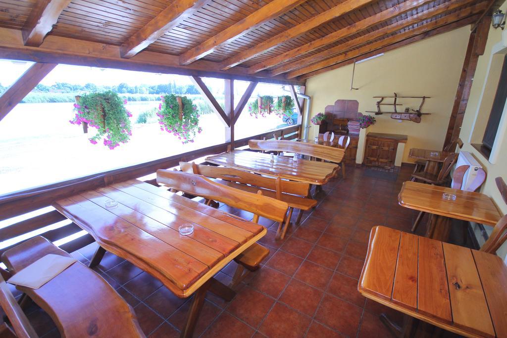 Guest House Vila Alexandar Palić Exteriér fotografie