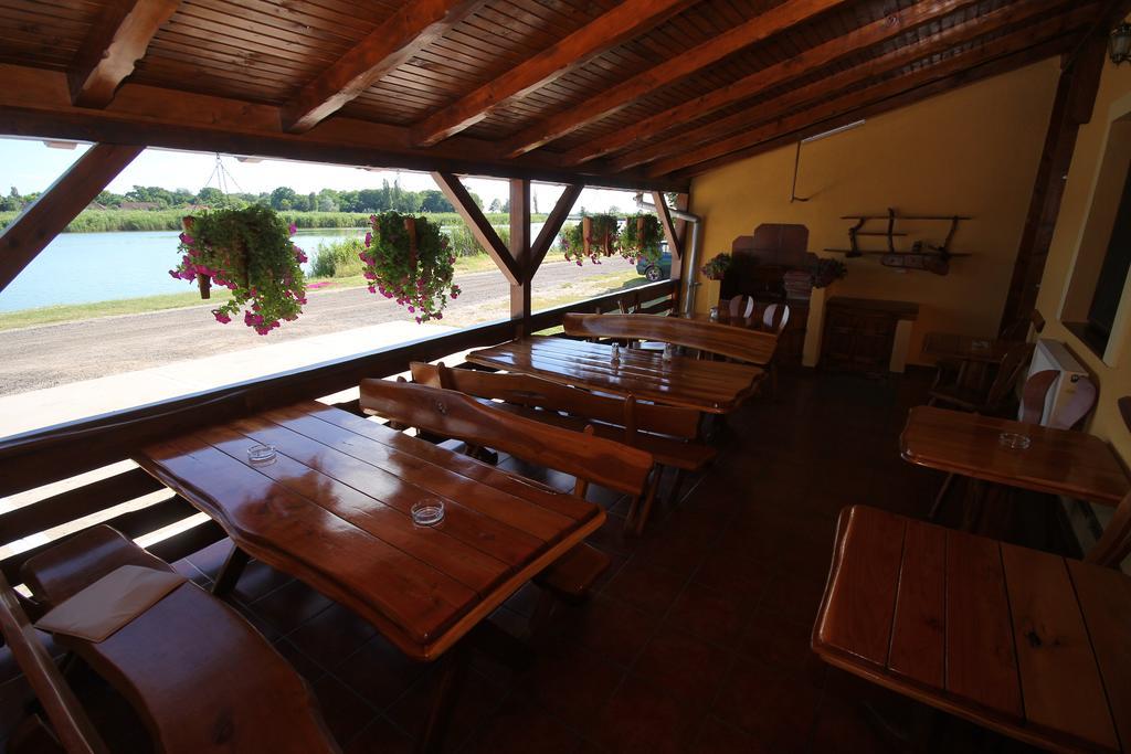 Guest House Vila Alexandar Palić Exteriér fotografie