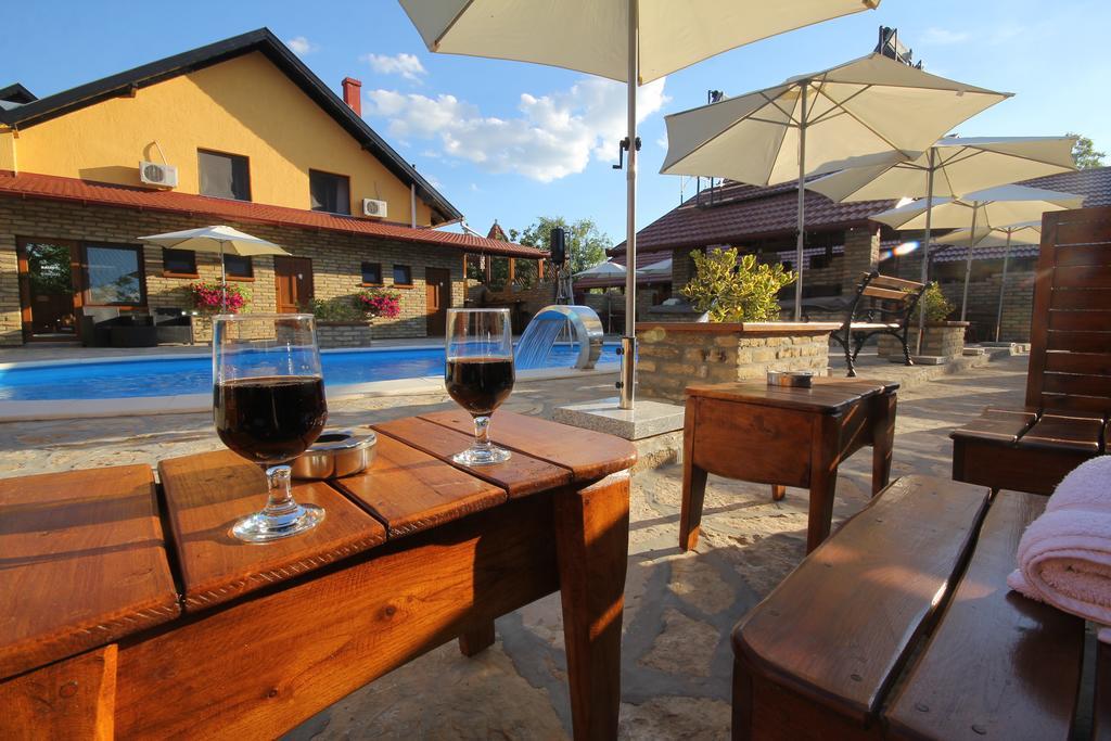 Guest House Vila Alexandar Palić Exteriér fotografie