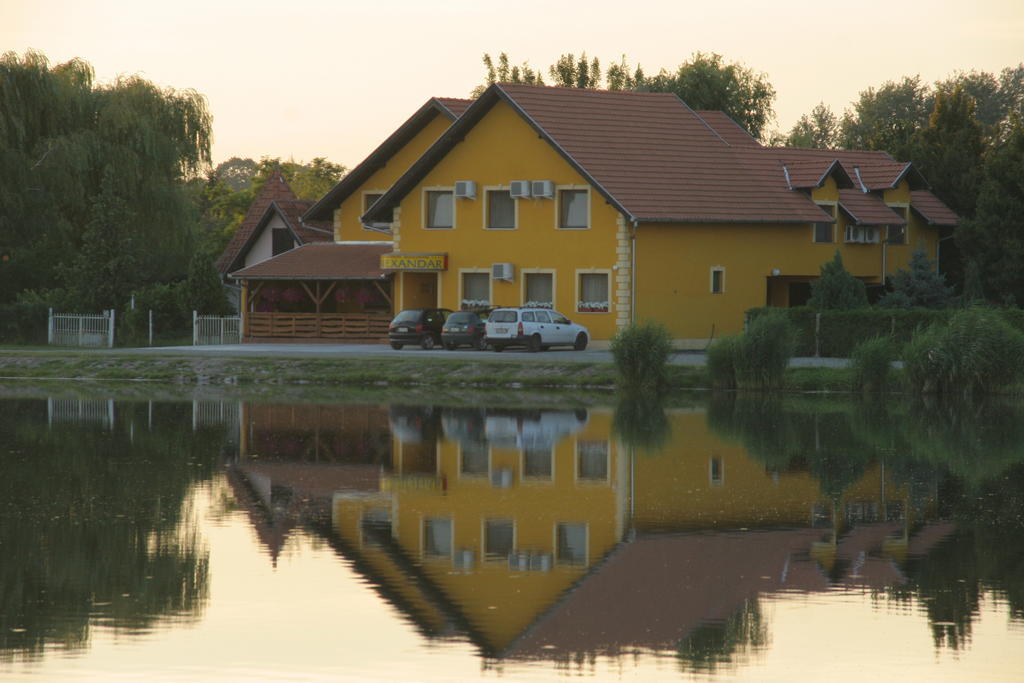 Guest House Vila Alexandar Palić Exteriér fotografie